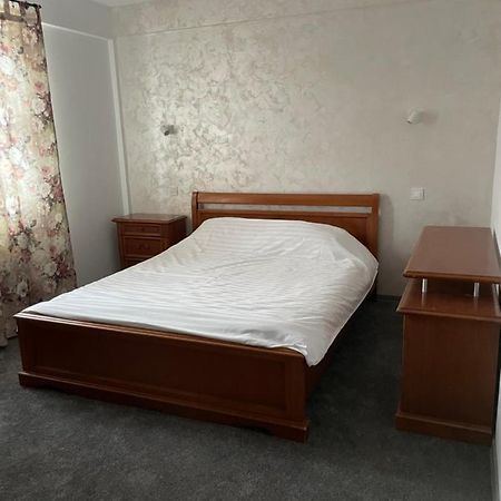 Eroilor Apartament Apartman Szucsáva Kültér fotó