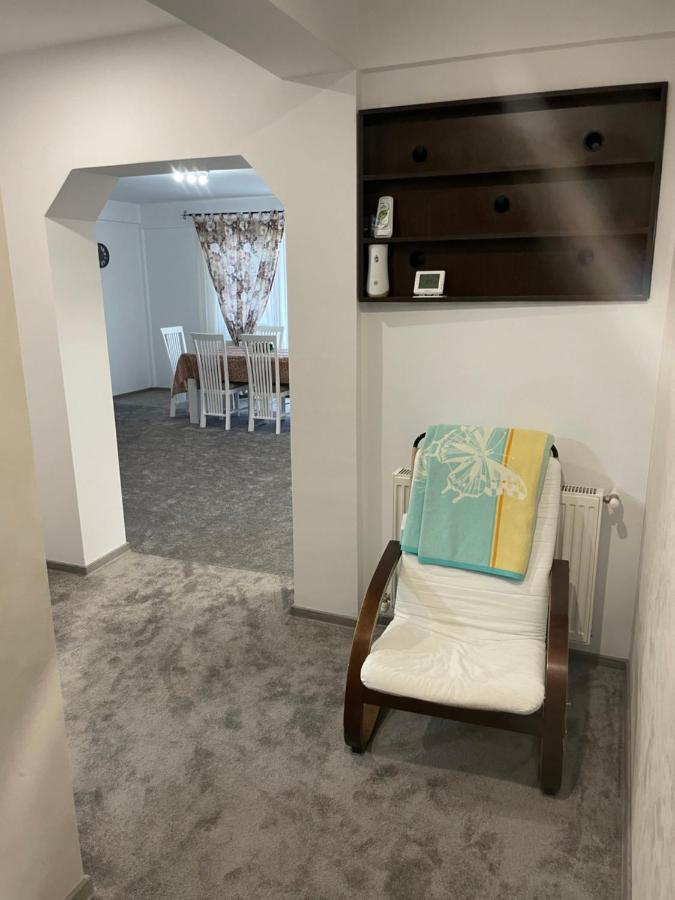 Eroilor Apartament Apartman Szucsáva Kültér fotó