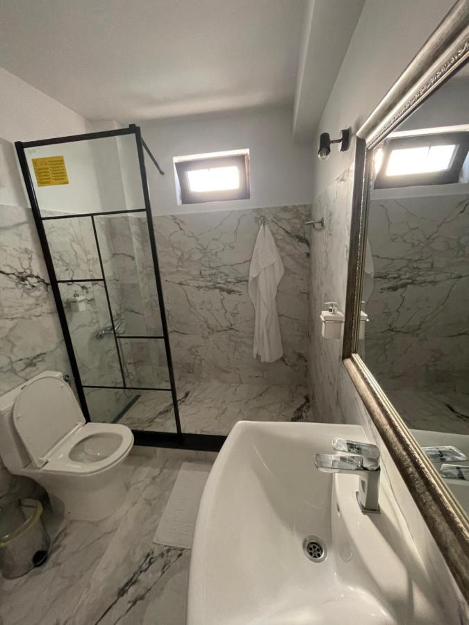 Eroilor Apartament Apartman Szucsáva Kültér fotó
