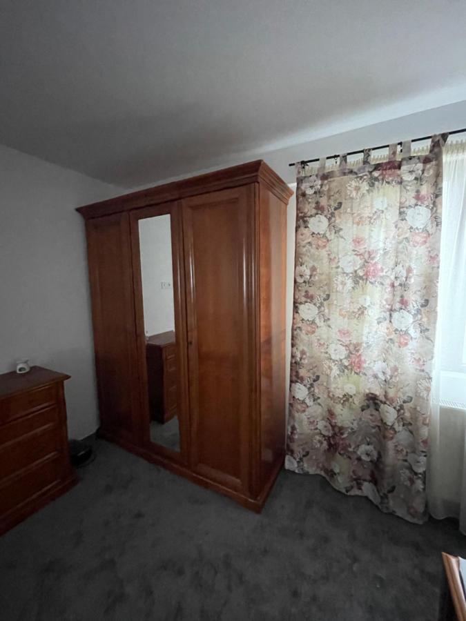 Eroilor Apartament Apartman Szucsáva Kültér fotó