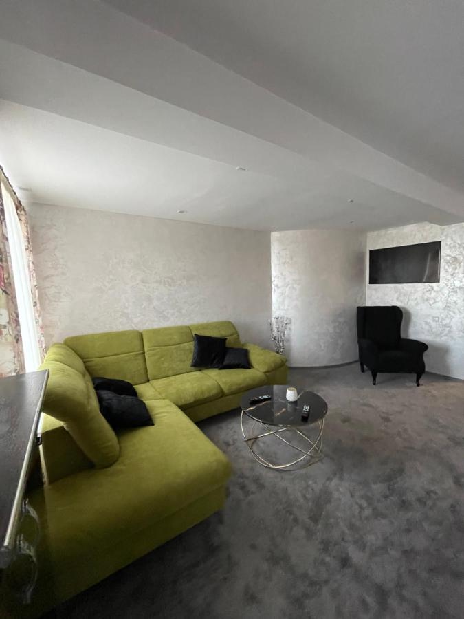 Eroilor Apartament Apartman Szucsáva Kültér fotó